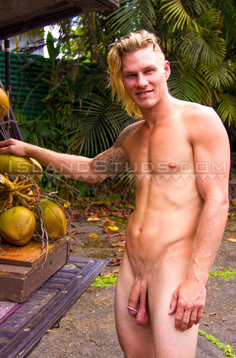 Coconey nude photos