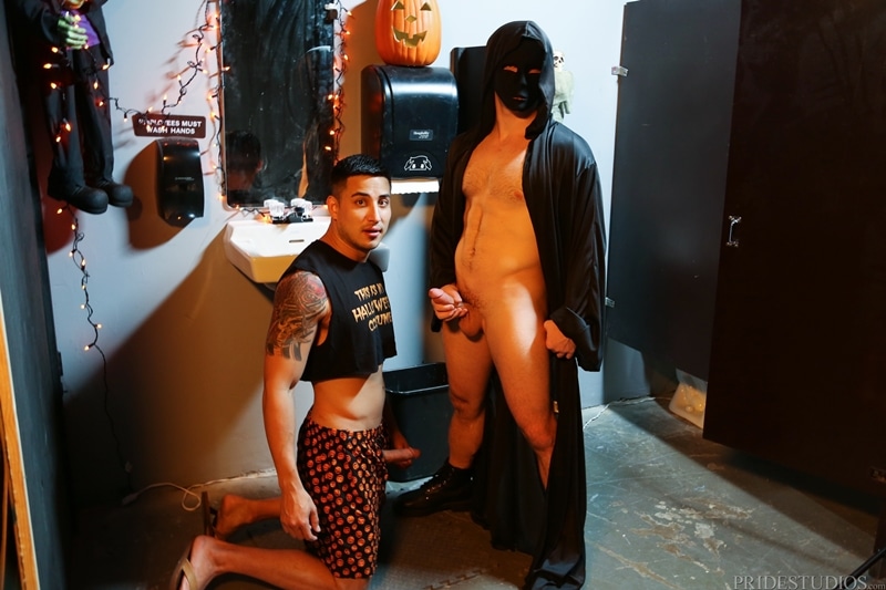 ExtraBigDicks-Hunter-Vance-Halloween-party-bathroom-stall-Doug-Acre-balls-deep-huge-shaft-cock-masked-man-explosion-cum-005-tube-download-torrent-gallery-sexpics-photo